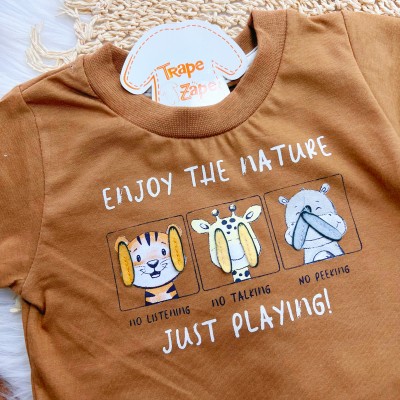 Conj. Camiseta Enjoy the Nature e Bermuda em Linho - Marrom e Areia